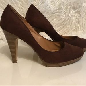 Brown suede-esk Fioni heels